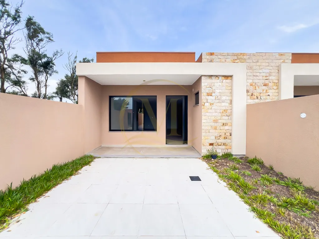 Casa com 2 dormitórios, amplo pátio e churrasqueira na Marina — foto 1