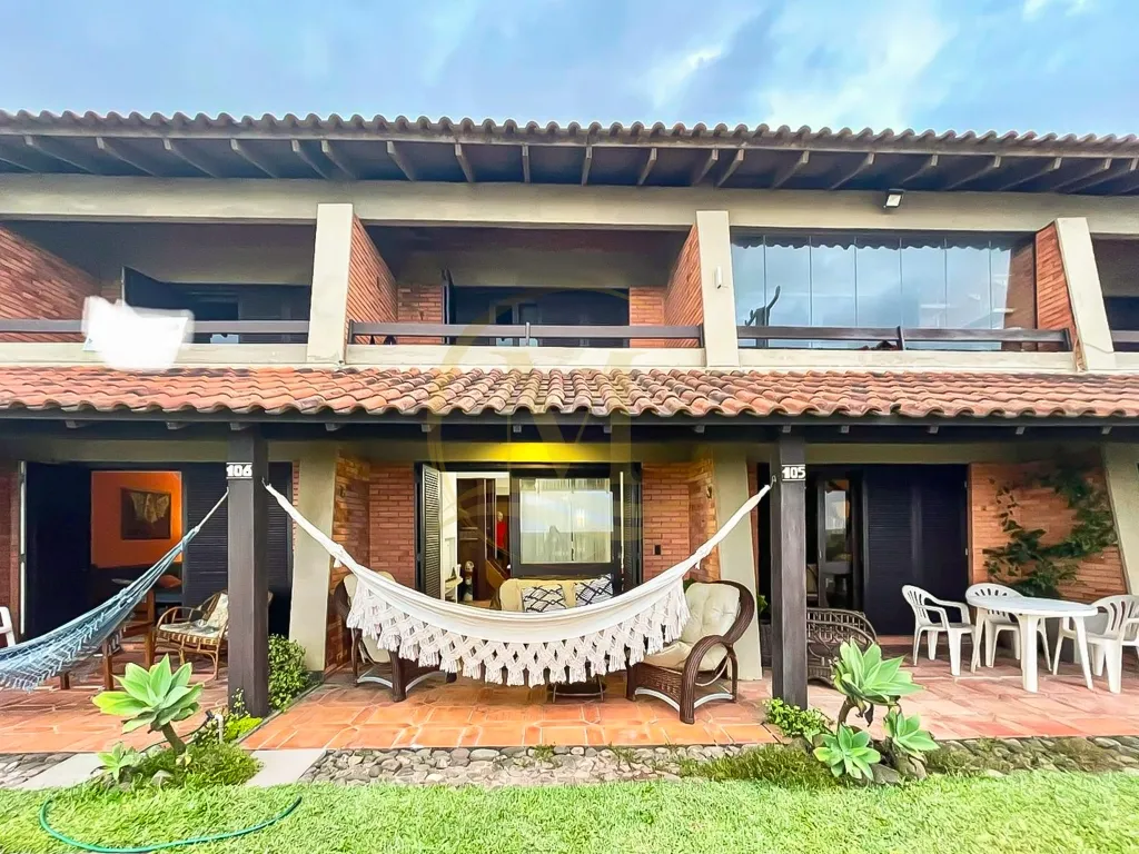 Sobrado geminado com 2 dormitórios à beira-mar em Xangri-Lá — foto 1