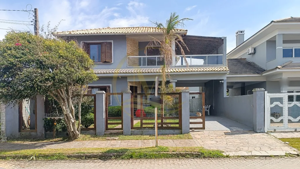 Casa Ampla com 6 Dormitórios no Centro de Xangri-Lá — foto 1