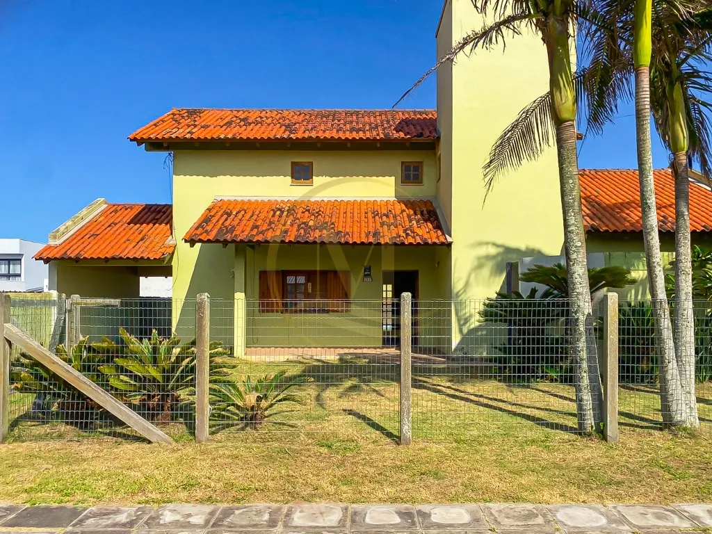 Casa com Piscina a Uma Quadra do Mar em Atlântida - Xangri-lá — foto 1