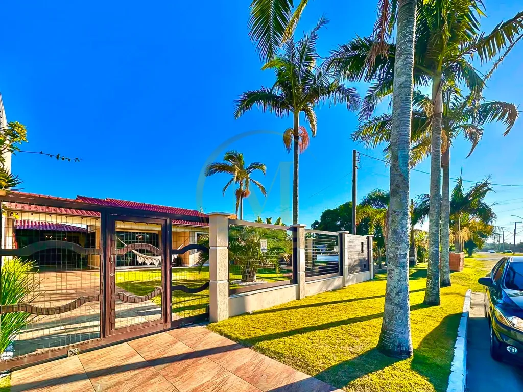 Casa com 3 dormitórios e amplo espaço gourmet em Rainha do Mar — foto 1