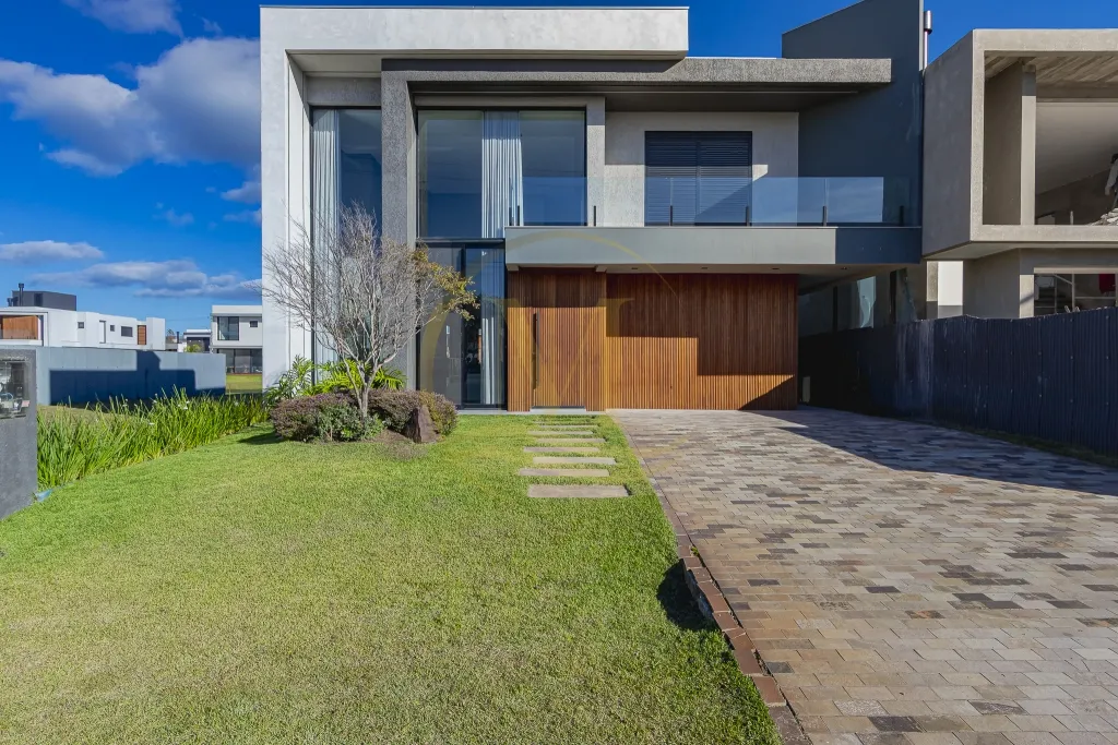 Casa no Condomínio Sunset | 4 suítes, piscina e 230 m² — foto 1