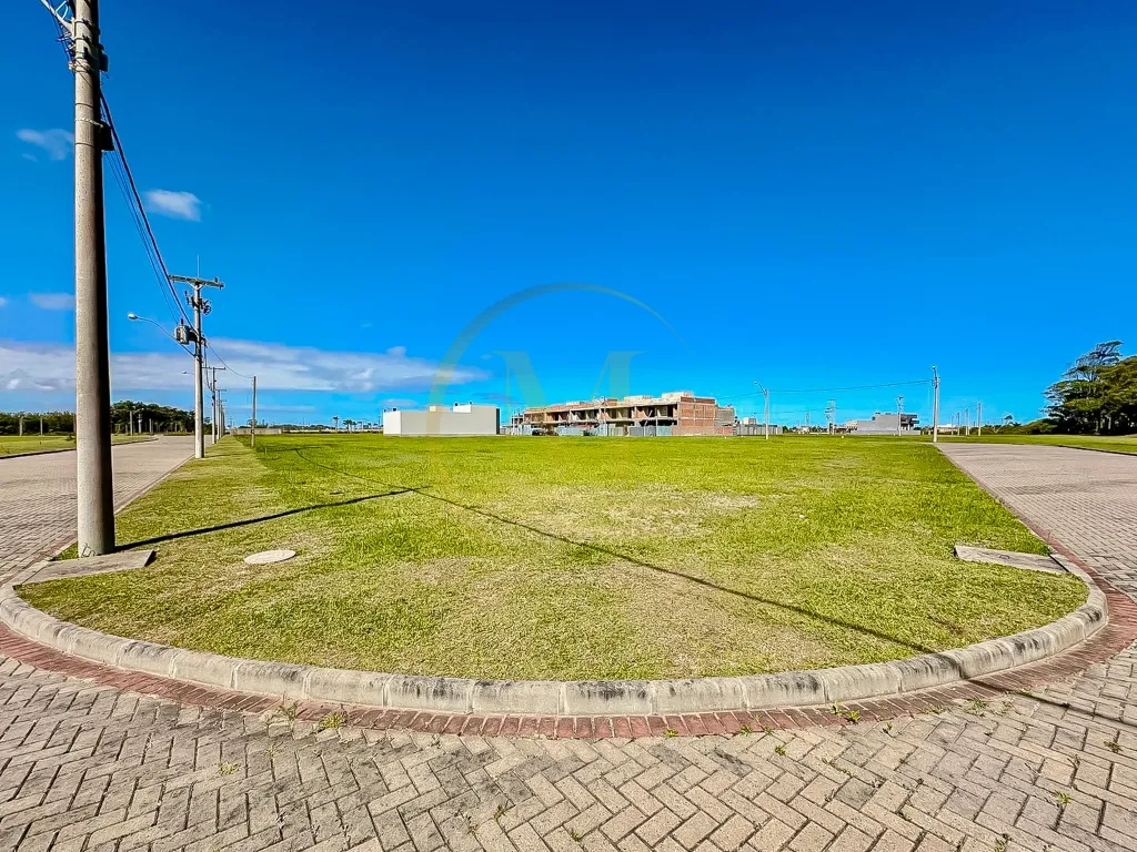 Terreno no Bairro Planejado Santorini em Xangri-Lá | 382 m², orientação Oeste/Sul e infraestrutura de lazer — foto 1