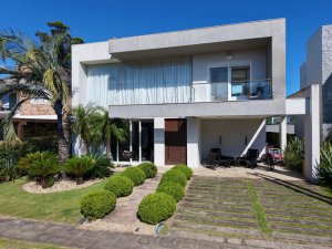 Casa em Condomínio em Atlântida