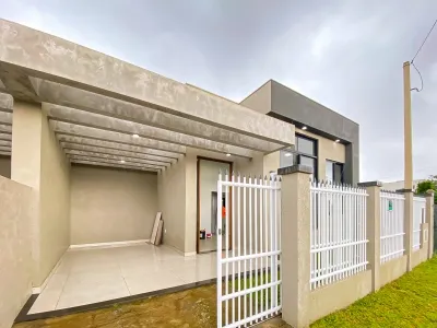 Casa nova e nunca habitada, sozinha no pátio na Praia de Noiva do Mar — foto 2