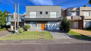 Casa em Condomínio em Atlântida