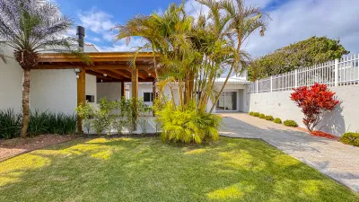 Casa semimobiliada com 3 dormitórios e amplo pátio no Centro de Xangri-Lá — foto 4