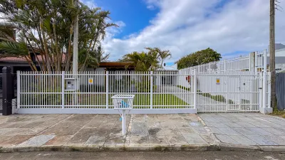 Casa semimobiliada com 3 dormitórios e amplo pátio no Centro de Xangri-Lá — foto 2