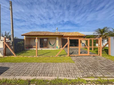 Casa com 3 dormitórios e piscina a poucas quadras do mar em Noiva do Mar — foto 3