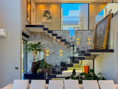 Casa beira lago com 5 suítes e 421 m² no Condomínio Sense — foto 5