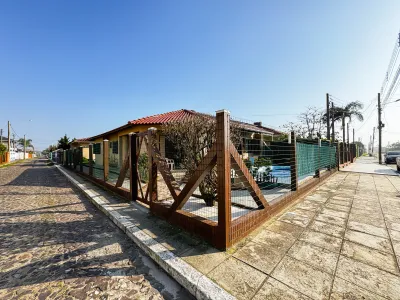 Casa de esquina com piscina a 5 quadras do mar em Rainha do Mar — foto 2