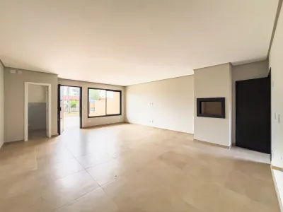 Casa com 2 dormitórios, amplo pátio e churrasqueira na Marina — foto 4