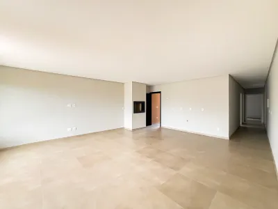 Casa com 2 dormitórios, amplo pátio e churrasqueira na Marina — foto 3