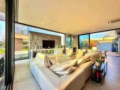 Casa à venda com 4 Suítes e Piscina - Condomínio Fechado em Caphttps://www.marenzaimoveis.com.br/admin/editar-imovel.php?id=326#localizacaoão da Canoa — foto 3