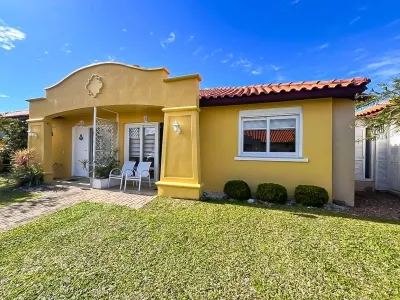 Casa em Condomínio em Noiva do Mar