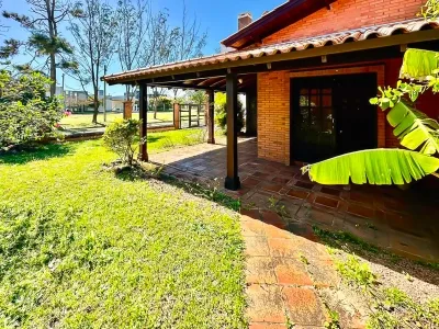 Casa térrea lado mar com ótima posição solar norte no Centro de Xangri-Lá — foto 3