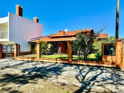 Casa térrea lado mar com ótima posição solar norte no Centro de Xangri-Lá — foto 2
