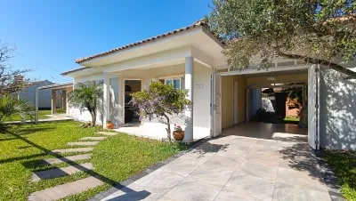 Casa à 50 metros do Mar com 3 Dormitórios em Xangri-Lá — foto 2