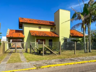 Casa com Piscina a Uma Quadra do Mar em Atlântida - Xangri-lá — foto 2