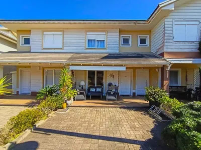 Casa em Condomínio em Marina