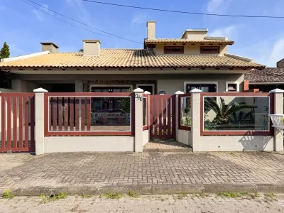 Casa térrea mobiliada a 3 quadras do mar no Centro de Xangri-Lá — foto 2