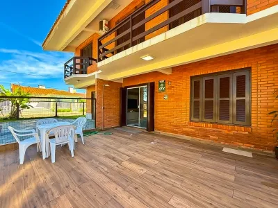 SEU REFÚGIO VERDE PERTO DO MAR: Duplex em Alameda Calma — foto 3