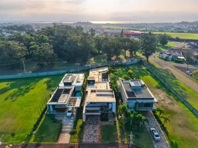 Casa frente lago no Condomínio Villaggio Atlântida, em Atlântida, Xangri-Lá — foto 3