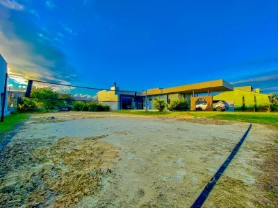 Casa em dois lotes com piscina e quadra no Arpoador — foto 5