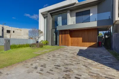 Casa no Condomínio Sunset | 4 suítes, piscina e 230 m² — foto 3