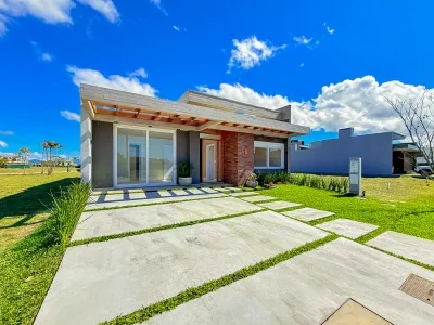 Casa térrea no Condomínio ZEN 4 suítes, nunca habitada e fundos para área verde — foto 2