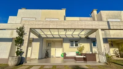 Casa em Condomínio em Marina