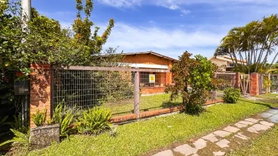Casa em Atlântida,  Xangri-lá - Com 6 dormitórios, 2 suítes, e Piscina — foto 2