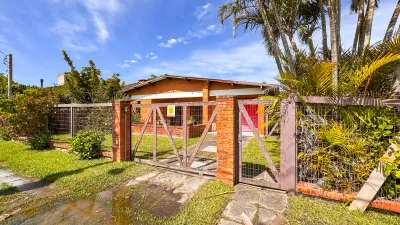 Casa em Atlântida,  Xangri-lá - Com 6 dormitórios, 2 suítes, e Piscina — foto 3