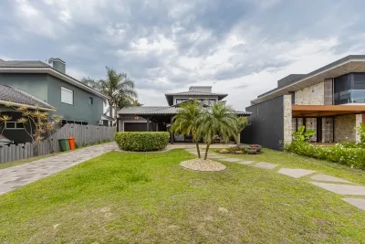 Casa em Condomínio em Morada do Sol
