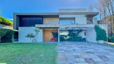 Casa Beira Lago com 4 Suítes e Piscina no Condomínio Villaggio em Atlântida - Xangri-lá — foto 2