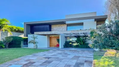 Casa em Condomínio em Atlântida