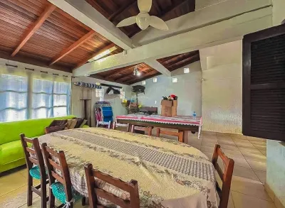 Casa Mobiliada à Venda com 4 Dormitórios no Bairro Centro de Xangri-lá — foto 5