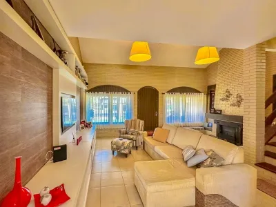 Sobrado com 4 Dormitórios, Espaço Gourmet e Piscina à venda no Bairro Centro de Xangri-lá — foto 4