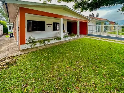 Casa à Venda no Centro de Xangri-Lá com 4 Dormitórios, 192,27 m² e 2 Edificações — foto 2