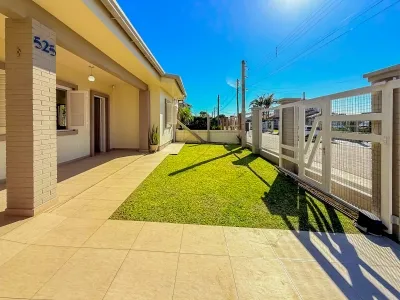 Casa à Venda com 3 Dormitórios e Piscina em Noiva do Mar, Xangri-lá — foto 2