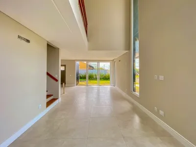 Sobrado de Esquina no Centro de Xangri-Lá | 4 suítes, pé-direito duplo e 167 m² — foto 5