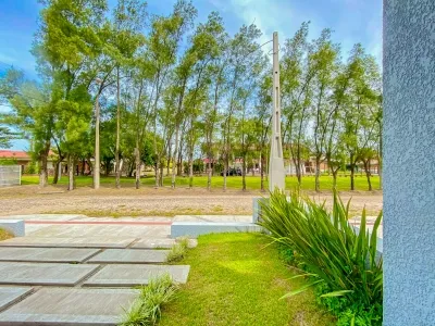 Sobrado de Esquina no Centro de Xangri-Lá | 4 suítes, pé-direito duplo e 167 m² — foto 4